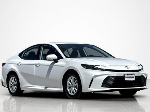Used 2026 Toyota Camry LE FWD image 7