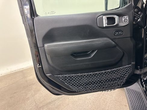 Used 2023 Jeep Wrangler Unlimited Sahara w/ Cold Weather Group image 31