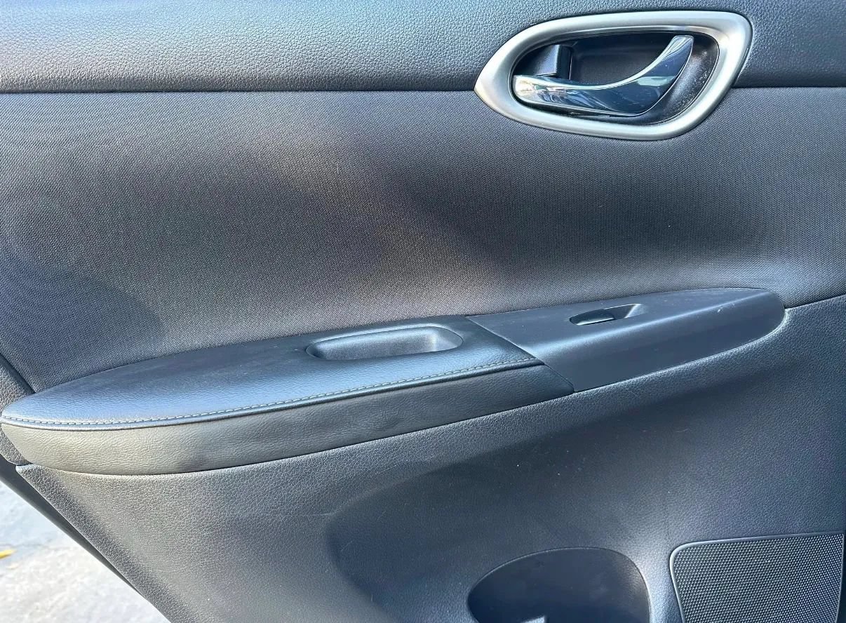 Used 2019 Nissan Sentra SV w/ Special Edition Package FWD image 7