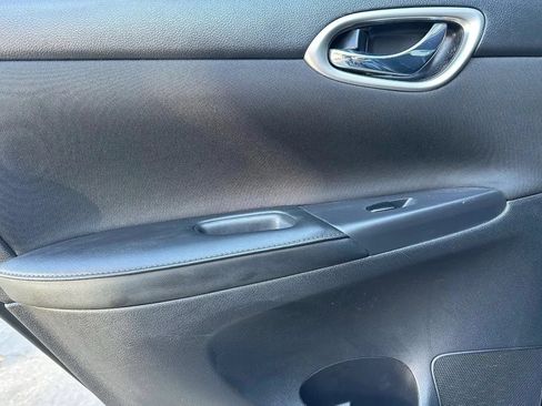 Used 2019 Nissan Sentra SV w/ Special Edition Package FWD image 7