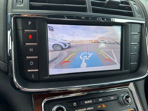 Used 2020 Lincoln Continental w/ Convenience Package image 10