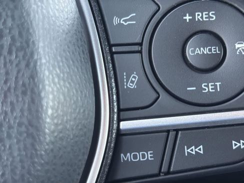 Used 2022 Toyota Camry LE image 21