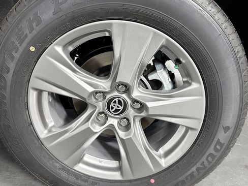 New 2025 Toyota RAV4 XLE image 30