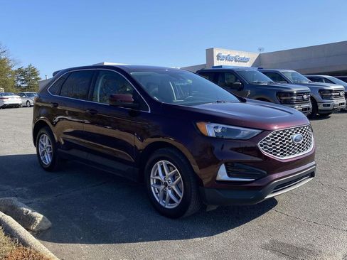 Used 2024 Ford Edge SEL image 6