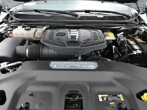 Used 2024 Jeep Wagoneer L Series II w/ Flexible Seating Group image 12