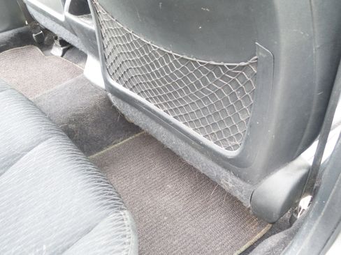 Used 2010 Subaru Outback 2.5i image 28