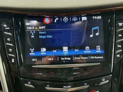 Used 2018 Cadillac Escalade Premium Luxury AWD/4WD image 21