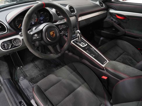 Used 2022 Porsche 718 Cayman GT4 RWD image 2