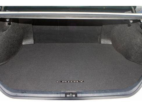 Used 2023 Toyota Camry LE image 9