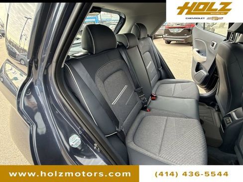 Used 2025 Hyundai Venue Limited image 26