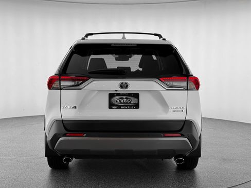 Used 2020 Toyota RAV4 Limited image 4