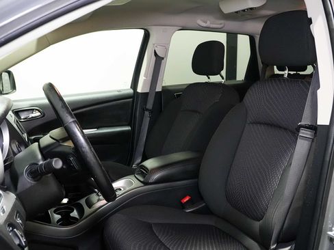 Used 2019 Dodge Journey SE w/ Premium Group FWD image 16
