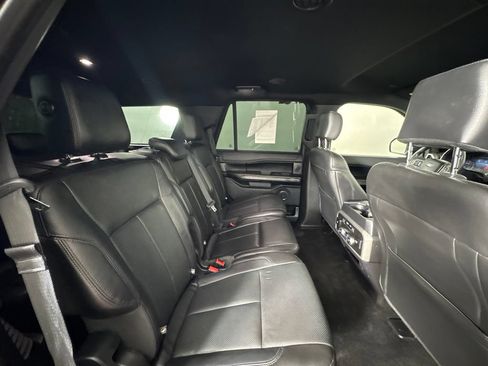 Used 2018 Ford Expedition XLT w/ Equipment Group 202A RWD image 53