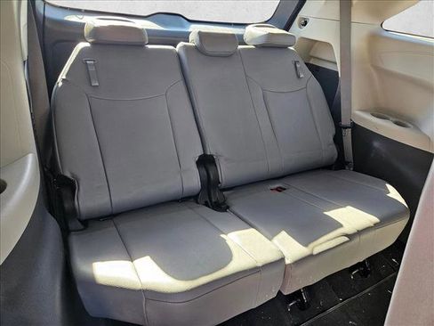 Used 2023 Toyota Sienna XLE image 20