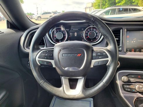 Used 2016 Dodge Challenger SXT Plus RWD image 9