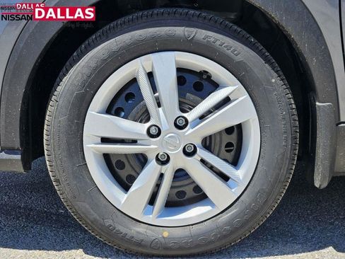 New 2025 Nissan Kicks Play S image 9