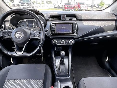 Used 2023 Nissan Versa S FWD image 7