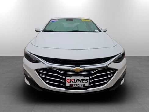 Used 2024 Chevrolet Malibu LT image 3