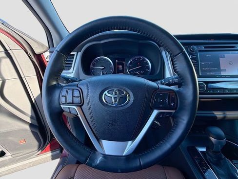 Used 2019 Toyota Highlander Limited image 38
