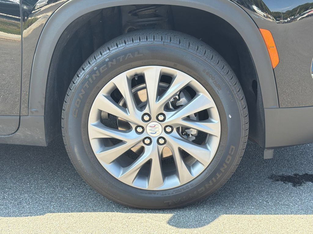 Used 2025 Buick Enclave Preferred AWD/4WD image 14