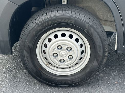 Used 2025 RAM ProMaster 2500 w/ Convenience Group FWD image 13