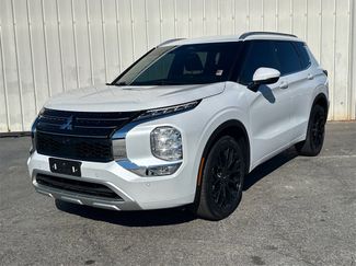 Used 2024 Mitsubishi Outlander SEL video 2