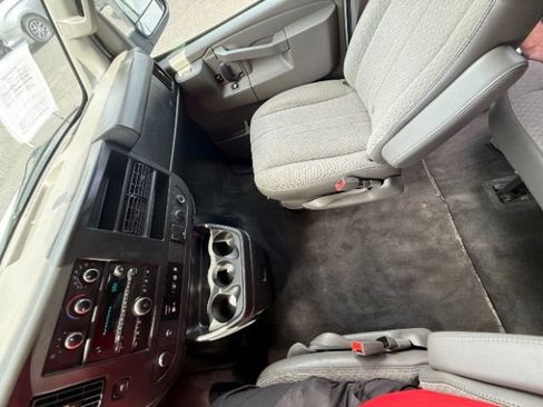 Used 2017 Chevrolet Express 3500 LT w/ LT Preferred Equipment Group image 21