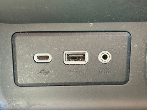 Used 2024 GMC Terrain SLE image 27