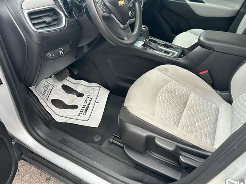 Used 2018 Chevrolet Equinox LS image 10