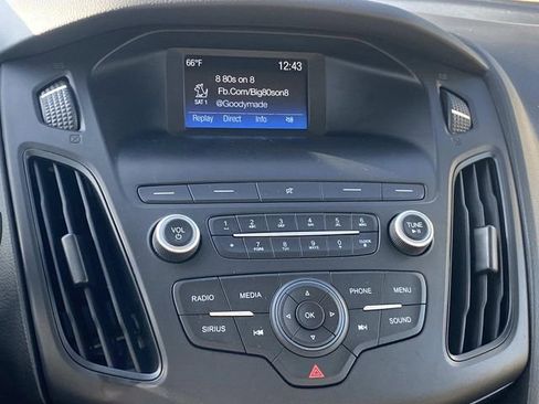 Certified 2018 Ford Focus SE image 25