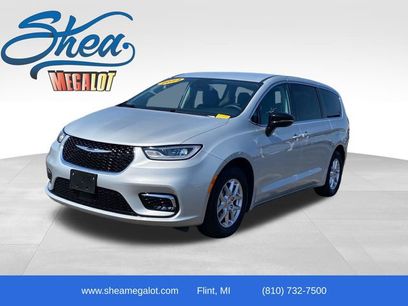 Used 2024 Chrysler Pacifica Touring-L