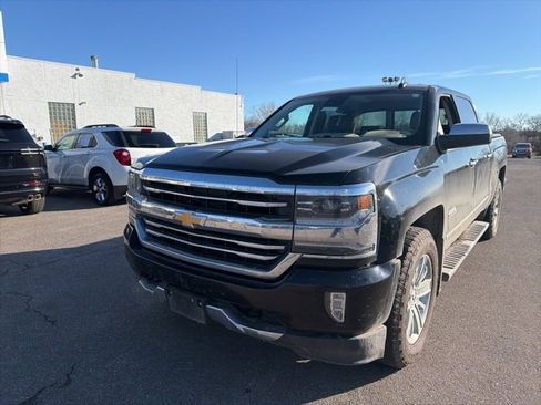 Used 2018 Chevrolet Silverado 1500 High Country image 3