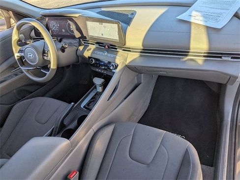 Used 2024 Hyundai Elantra SEL image 12