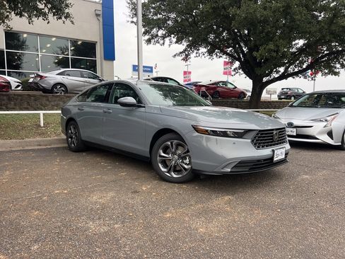 New 2025 Honda Accord EX-L image 1