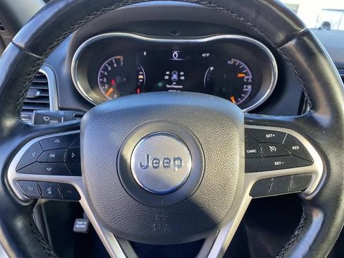 Certified 2021 Jeep Grand Cherokee Laredo X image 16