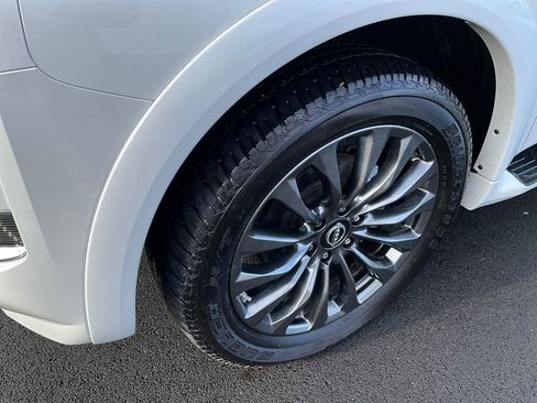 Used 2024 Nissan Armada Platinum w/ Captain's Chairs Package image 11