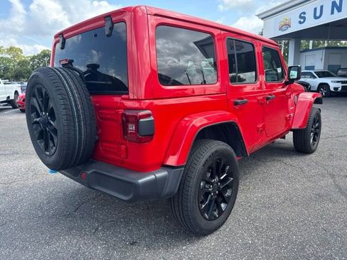 Used 2024 Jeep Wrangler Unlimited Sahara AWD/4WD image 5