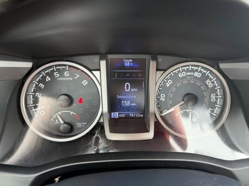 Used 2019 Toyota Tacoma SR5 AWD/4WD image 15