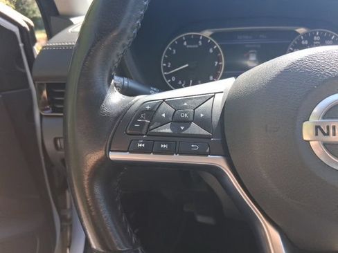 Used 2022 Nissan Sentra SV FWD image 16