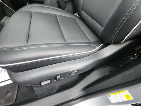 Used 2025 Buick Enclave Preferred image 12