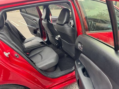 Used 2018 Toyota Prius Prime Premium image 14