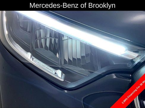 Used 2025 Mercedes-Benz GLC 300 4MATIC image 28