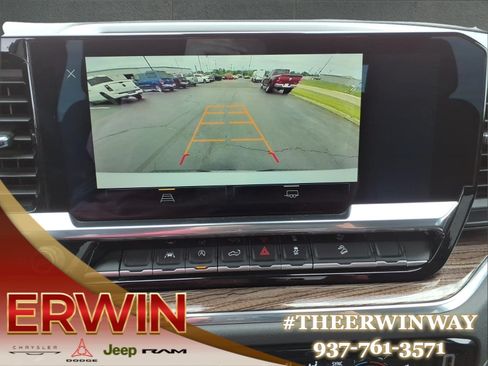 Used 2022 Chevrolet Silverado 1500 LT AWD/4WD image 21