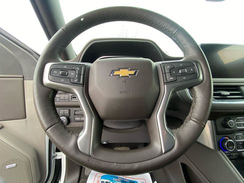 Used 2022 Chevrolet Suburban LT w/ Luxury Package image 19