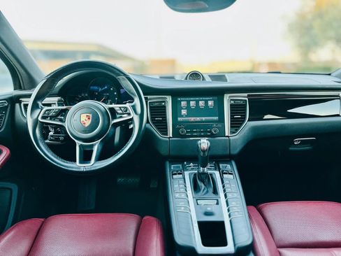 Used 2018 Porsche Macan Sport Edition AWD/4WD image 18