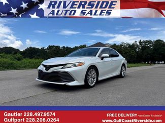 Used 2020 Toyota Camry XLE image 1