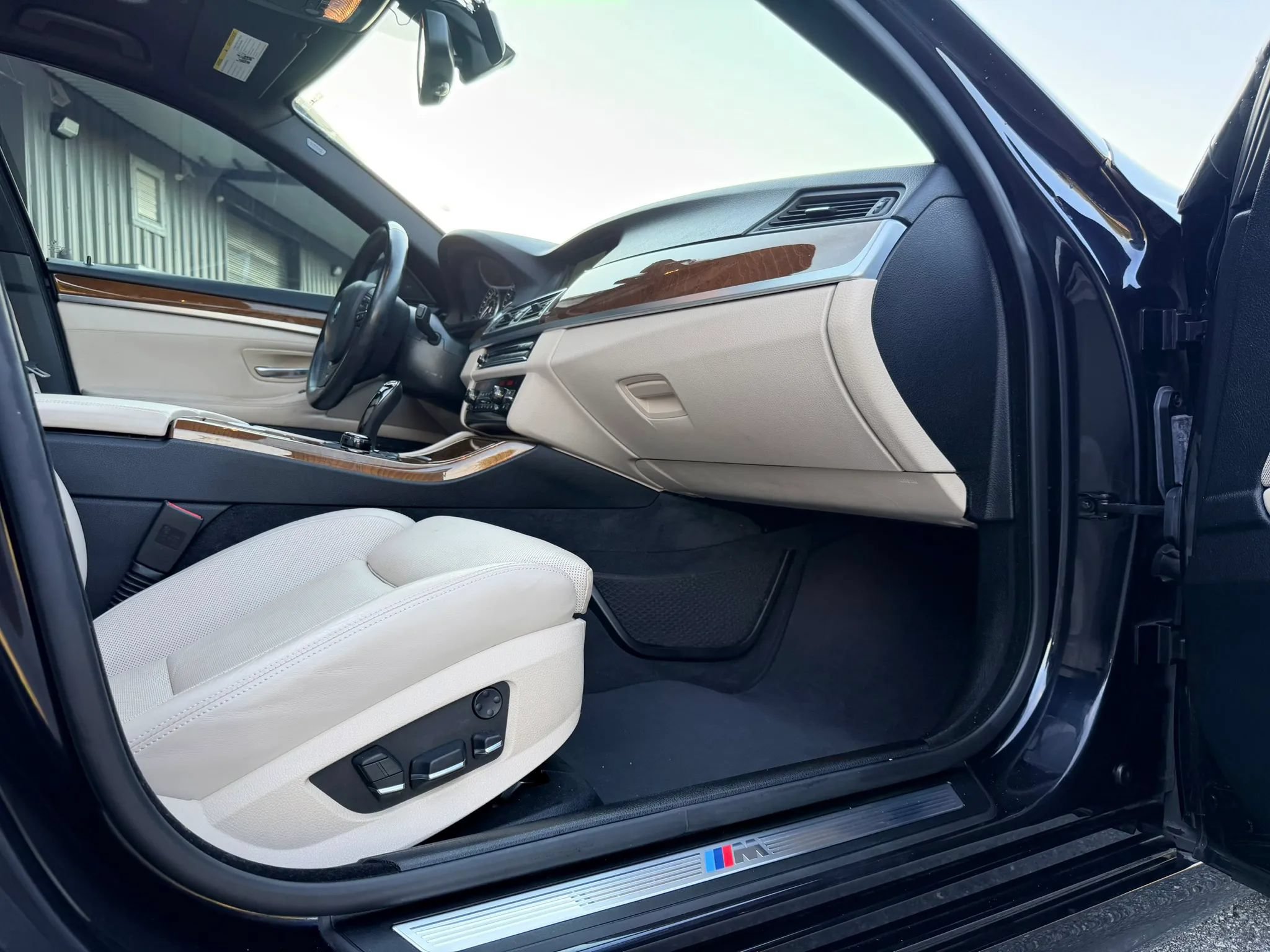 Used 2013 BMW 550i Sedan RWD image 30