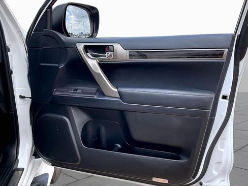 Used 2020 Lexus GX 460 Premium w/ Premium Package AWD/4WD image 23