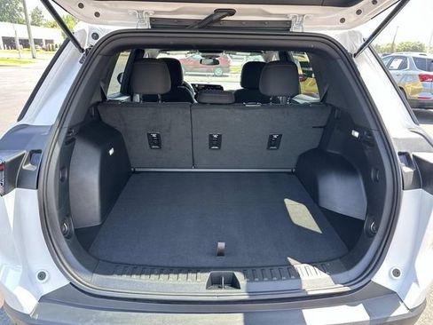Used 2026 Chevrolet Equinox LT FWD image 23