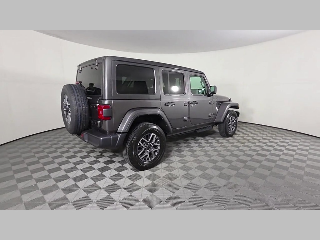 Used 2026 Jeep Wrangler Unlimited Sahara AWD/4WD image 40